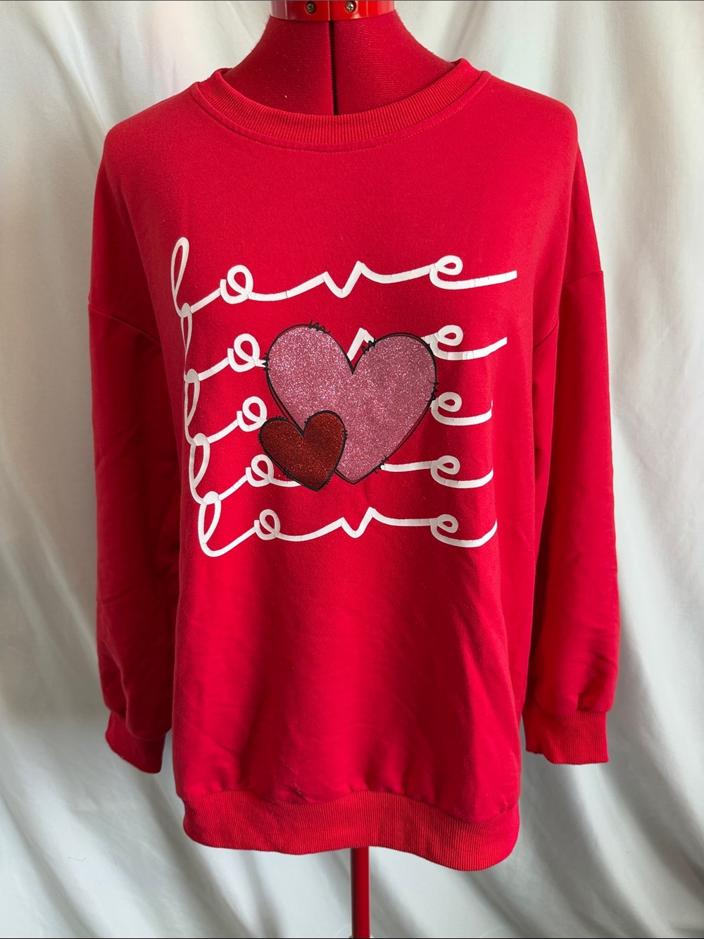 Women's Red Heart Graphic Crewneck Sweatshirt